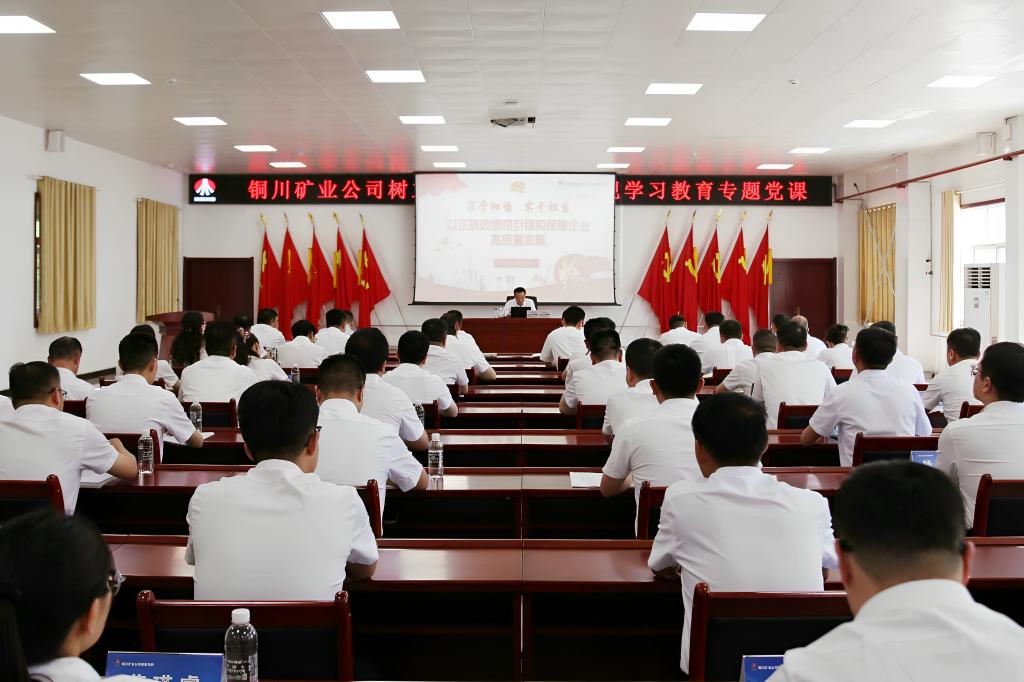 zhou.jpg